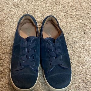 Vionic Navy Blue Casual Sneakers